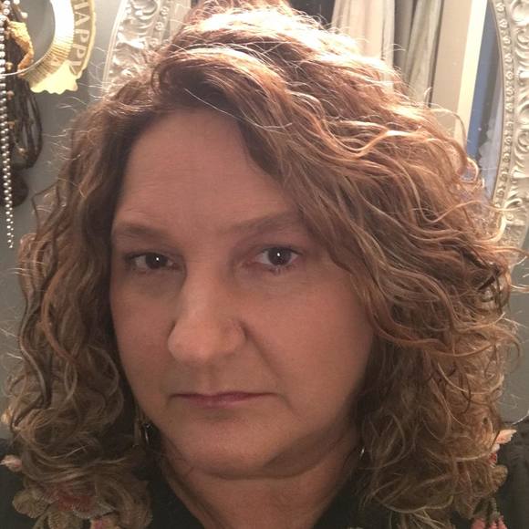 Meet your Posher, Michele - Picture 1 of 1